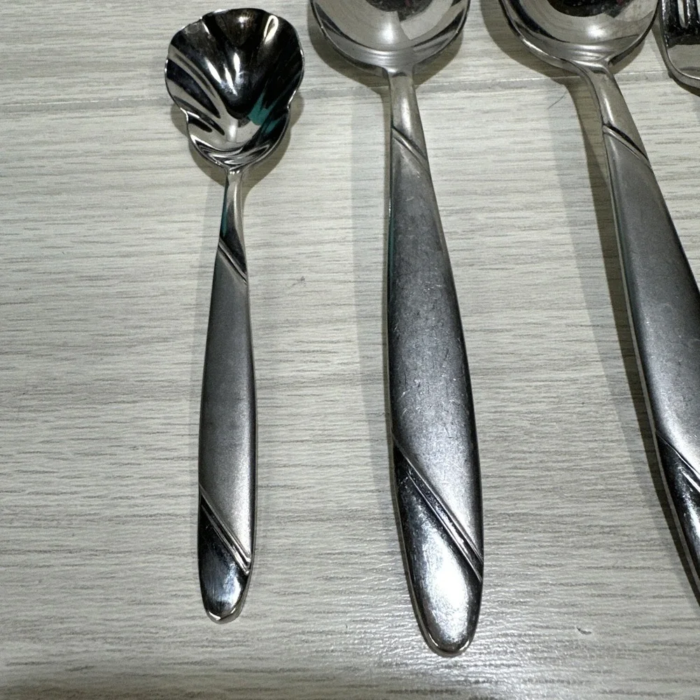Oneida Silver Stainless Steel (Set of 4)‎ Flatware Vintage